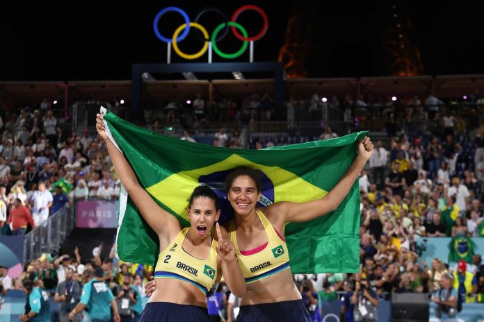 Duda_e_Ana_Patricia_conquistam_a_medalha_de_ouro_na_final_olimpica_Foto_Luiza_Moraes_COB_a6e511de8d