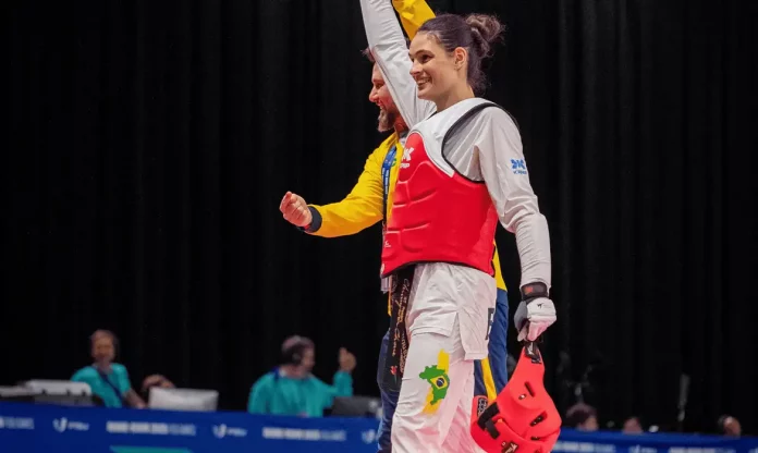 maria_clara_pacheco_ouro_taekwon_rez1