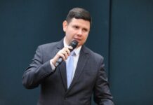 CBF estuda regras para profissionalizar árbitros de futebol, afirma dirigente