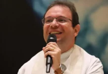 Padre Fabrício realiza Terço da Superação e lança devocional em João Pessoa