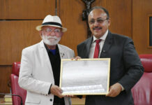 Vereador Zezinho Botafogo entrega Título de Cidadão Pessoense ao pesquisador José Augusto de Moraes