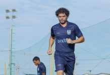 Ídolo discreto, carreira gigante: Paraibano Victor Ferraz se despede dos gramados