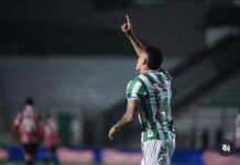 Paraibano Mandaca brilha, marca nos acréscimos e coloca o Juventude nas oitavas da Copa do Brasil