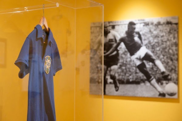 2026-07-16t202758z-1404375201-rc235mac04gy-rtrmadp-3-soccer-worldcup-pele-shirt
