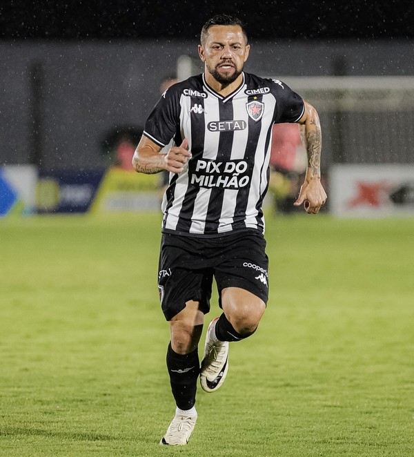 felipe-azevedo-atacante-do-botafogo-pb