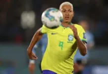 Atacante Richarlison recebe título de Cidadão Paraibano após gesto de solidariedade com jovem de João Pessoa